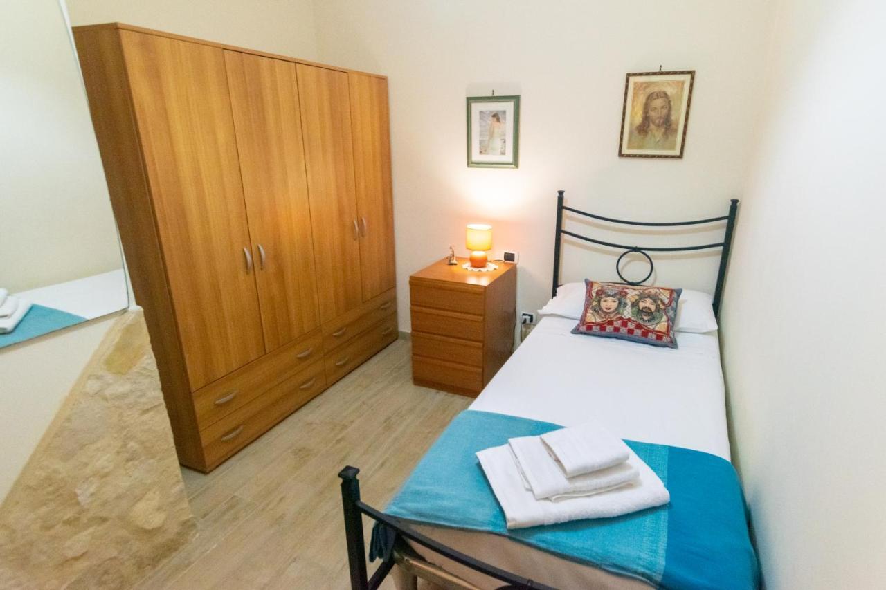 Corallo Holiday House Acitrezza أكيتْريتْسا المظهر الخارجي الصورة